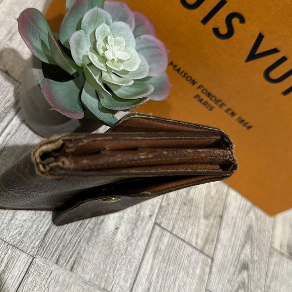 Louis Vuitton Authentic still usable /wallet - Picture 3 of 11